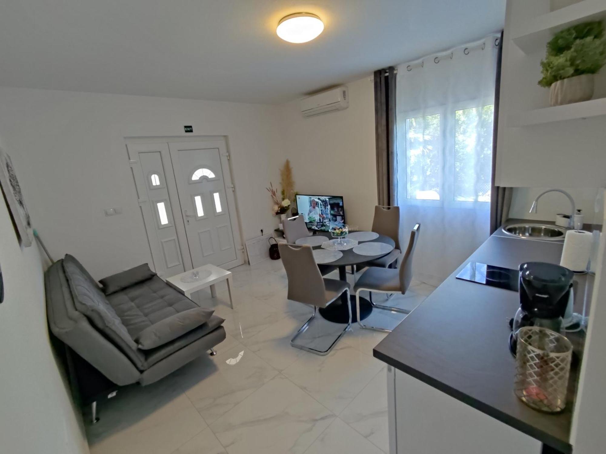 Apartamento Sun House Brzac Exterior foto